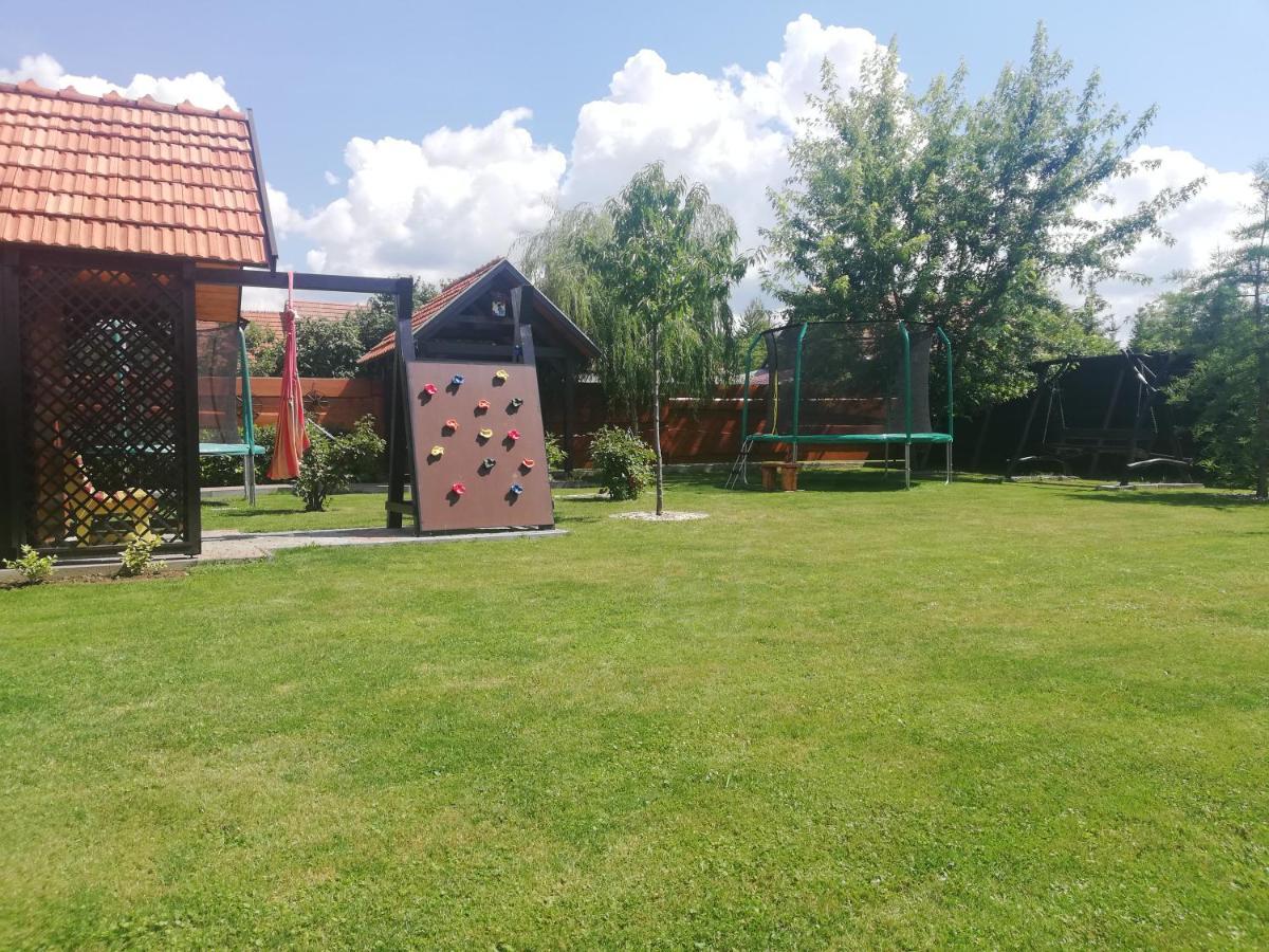 Penzion Kozak B&B Sebedražie Εξωτερικό φωτογραφία